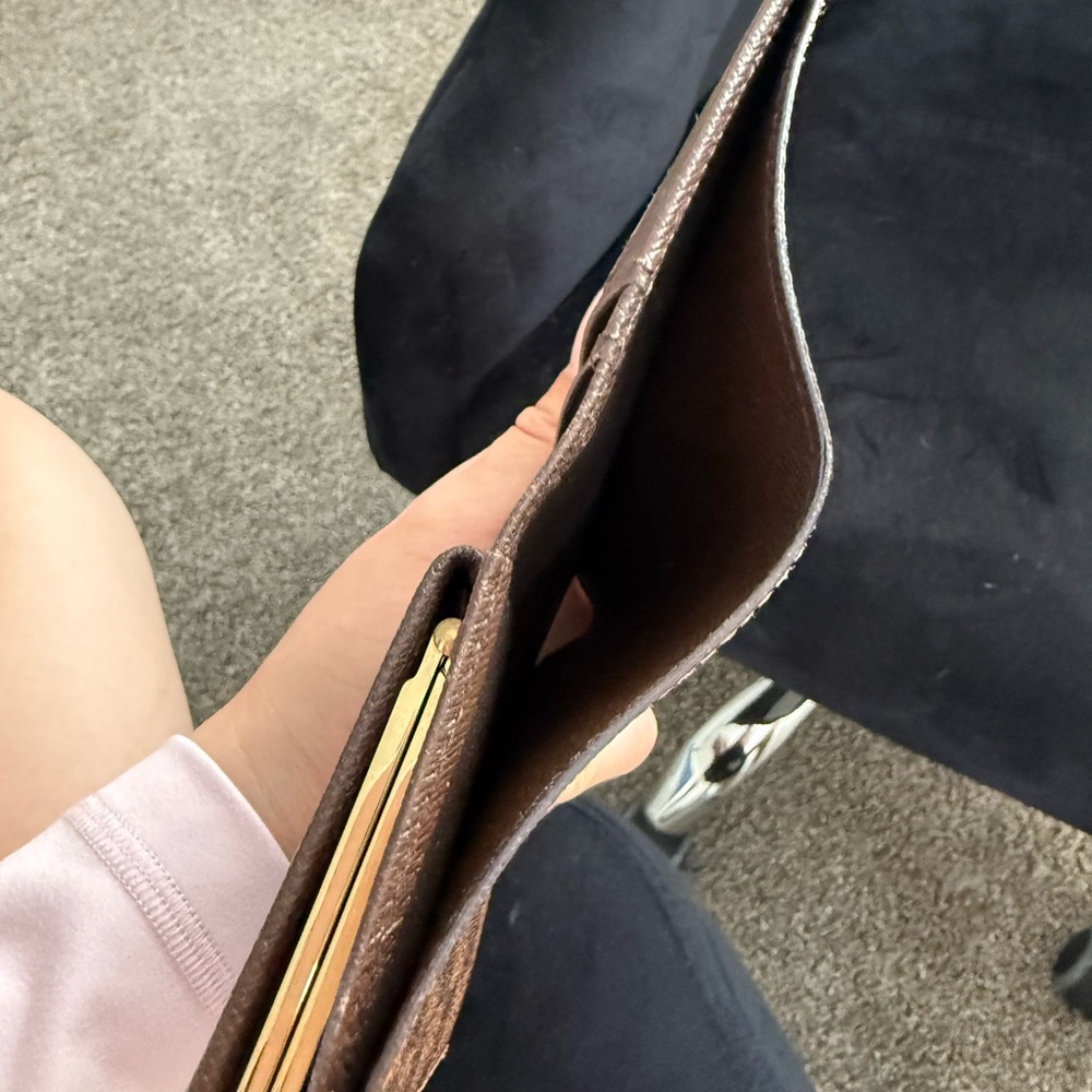 Authentic LV Wallet - Picture 3 of 5
